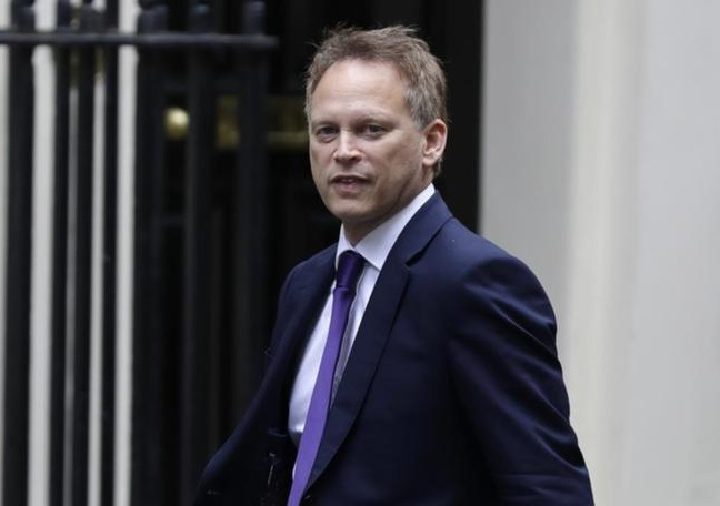 Elezioni in Vista: Il Nuovo Ministro della Difesa Inglese Subentra al Posto di Wallace! Di chi si tratta?