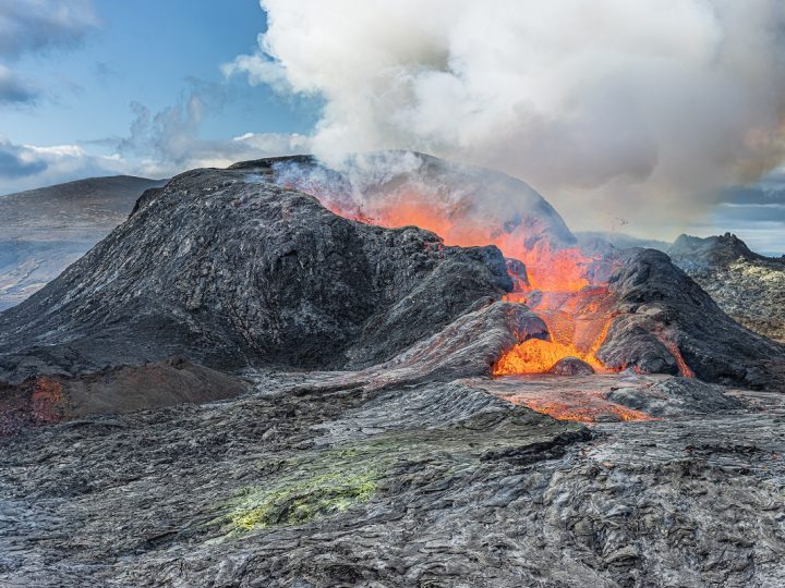 Campi Flegrei: il supervulcano sotto Napoli sta per esplodere?