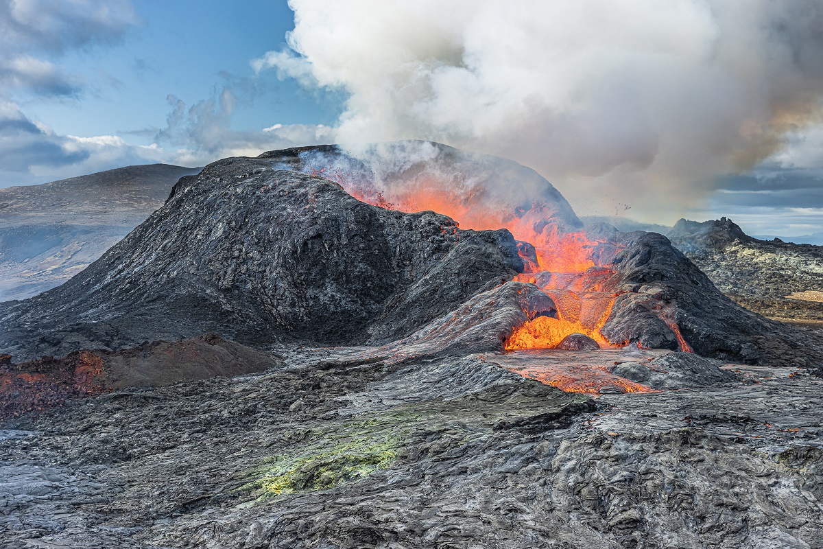 Campi Flegrei: il supervulcano sotto Napoli sta per esplodere?