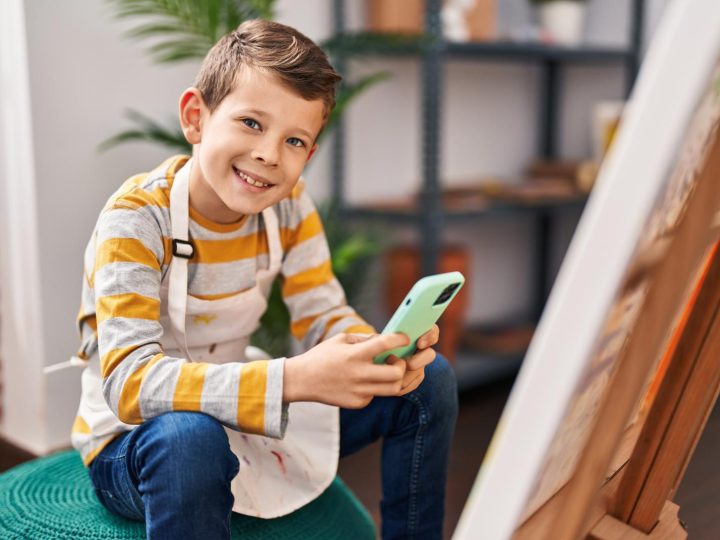 L’uso dello smartphone potrebbe danneggiare il tuo bambino: ecco come!