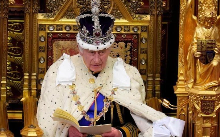 Un regno in ascolto: le parole di re Carlo che risonano attraverso le epoche!