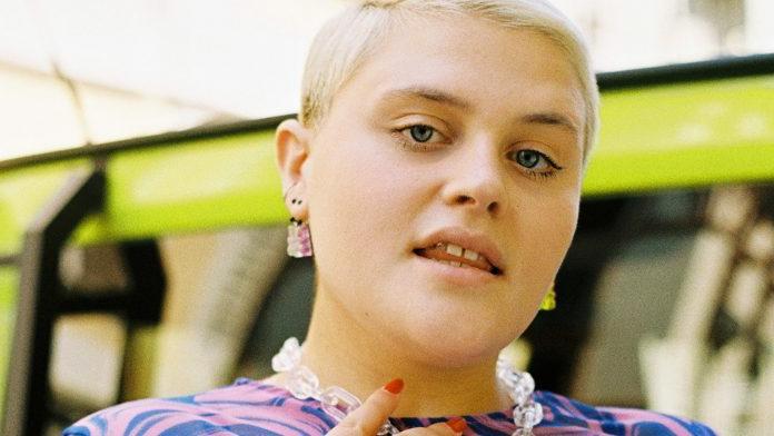 Esclusiva: BigMama rivela “Amo una donna da anni!” – La verità nascosta sulla sua vita privata!